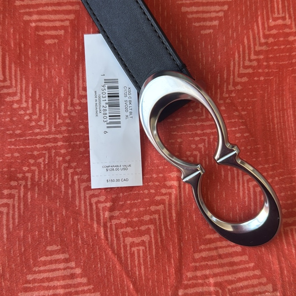 Women’s black leather Coach thin belt, Size: XL - Picture 3 of 6